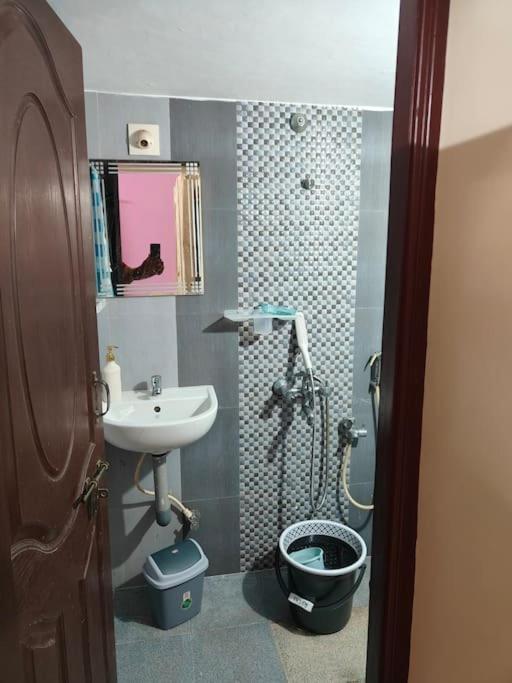 Sharvari Home Stay Udupi Exteriör bild