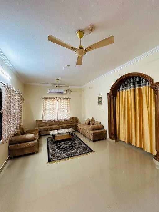 Sharvari Home Stay Udupi Exteriör bild