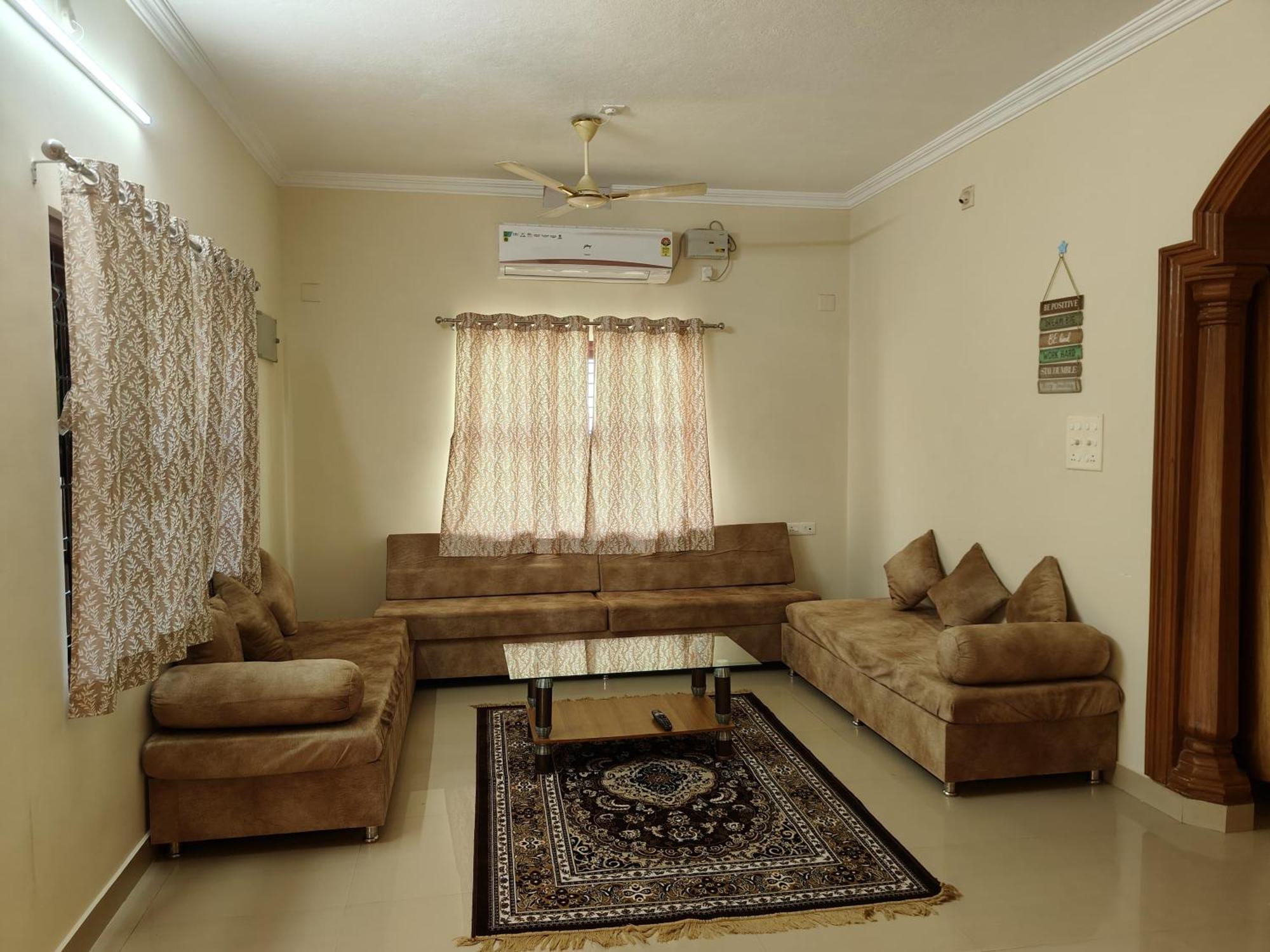 Sharvari Home Stay Udupi Exteriör bild